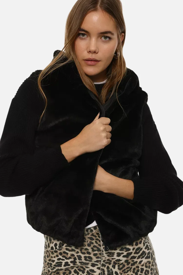 Faux fur gilet - Image 4