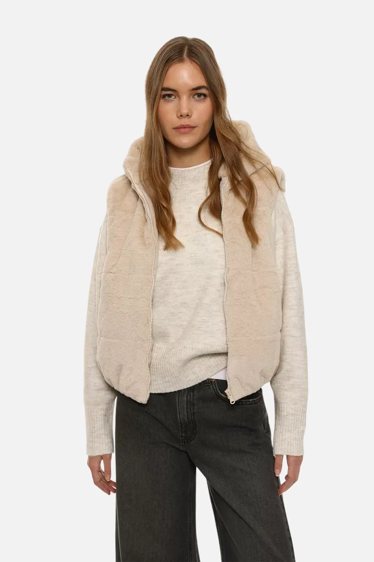 Faux fur gilet - Image 5