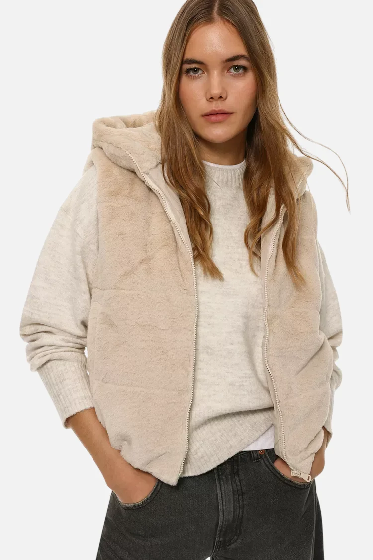 Faux fur gilet - Image 8